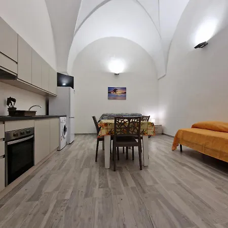 Climatizzato Nel Centro Storico Ugentino 아파트 *